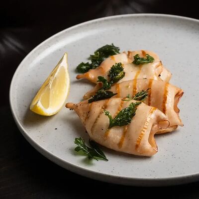 Кальмар-гриль в Beer & Grill по цене 850 ₽