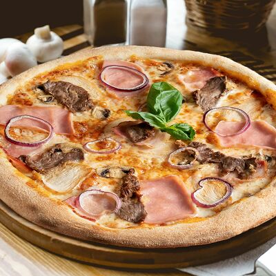 Пицца Мясная в Вкусные Суши Premium по цене 749