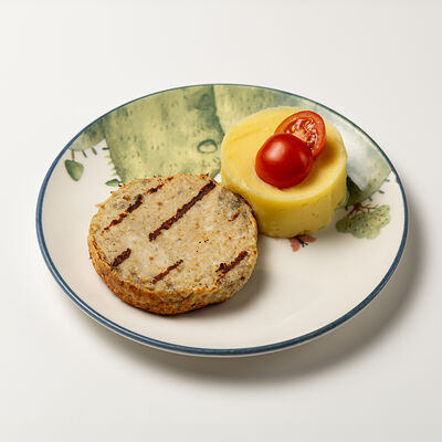 Куриная котлетка с картофельным пюре в Сказка по цене 470 ₽