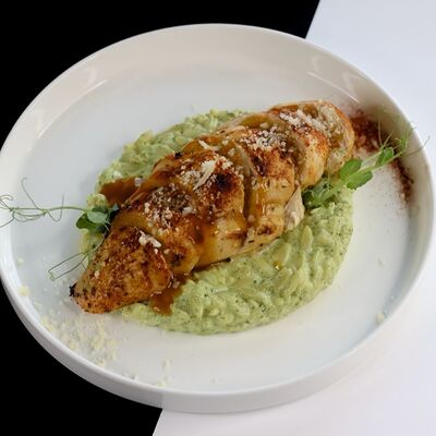 Куриная тальятта на сливочном орзов Luna по цене 820 ₽