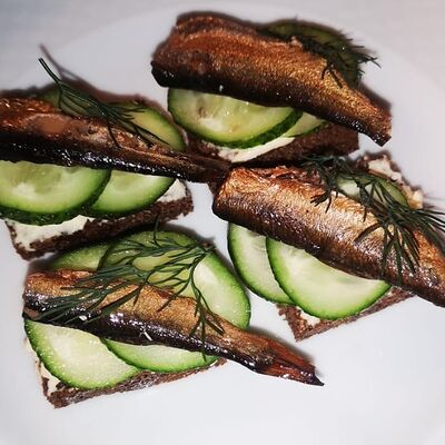 Бутерброды со шпротами в Рюмочная Prolive по цене 300 ₽