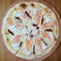 С семгой и вялеными томатами в Chilli grilli