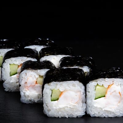 Ролл с сыром и креветками в Ньокки по цене 455 ₽