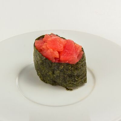 Суши Спайс магуро в Yoshi по цене 140