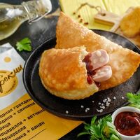 Чебурек с баварскими сосисками в Чебурекми