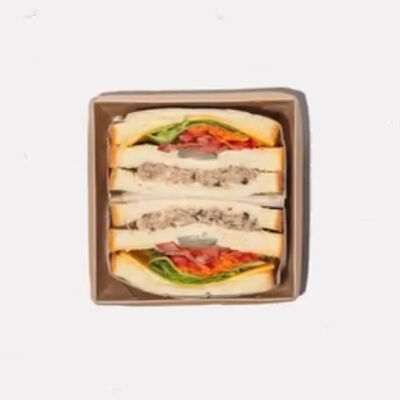 Японский сэндвич Сандо с тунцом в Surf Coffee x Passage по цене 375 ₽