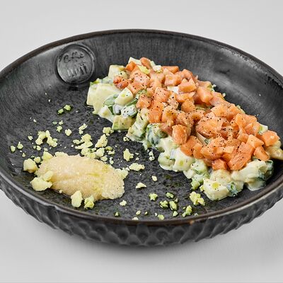 Авторский зимний оливье с лососем в Barista&Povarista по цене 890 ₽