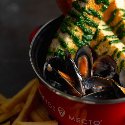 Мидии в икорном соусев Мидийное место по цене 1390 ₽