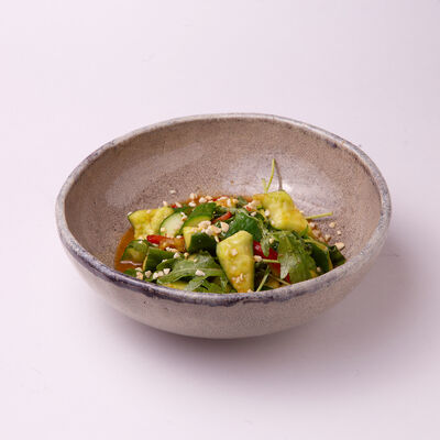 Салат с битыми огурцами в Кабуки по цене 230