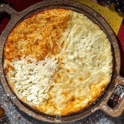 Хачапури Четыре сыра в Хачапури по цене 760 ₽