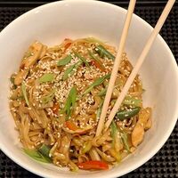 Wok удон с курой в La Pausa