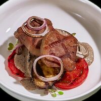 Медальоны из говяжьего языка в Grand Fish Veranda