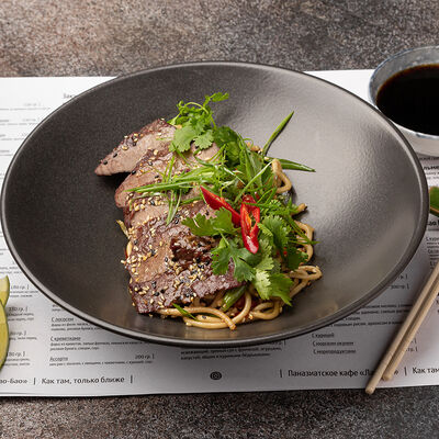 Лапша с овощами и телятиной в Tasty box по цене 660