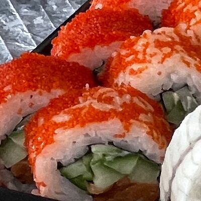 Калифорния с угрем в Скрути-ка Sushi по цене 650 ₽