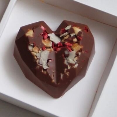 Шоколадное сердце в Di Panna Confetteria по цене 260 ₽