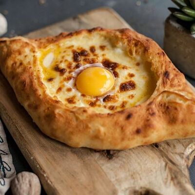 Хачапури по-аджарски в Огонек по цене 600 ₽