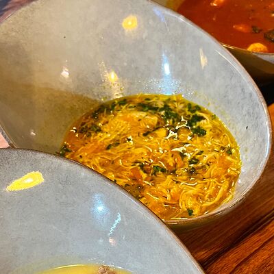 Куриный бульонв Мясьё Гриль l burgerz по цене 250 ₽