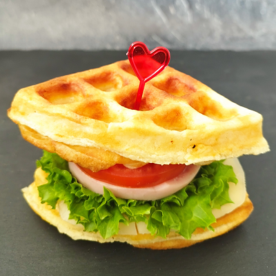 Вафля-бургер с ветчиной в Enjoy your meal по цене 200 ₽