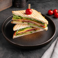 Сэндвич с ветчиной и сыром в Сытно Аппетитно