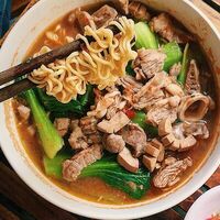 Ми том бо в Pho Bo Ханой
