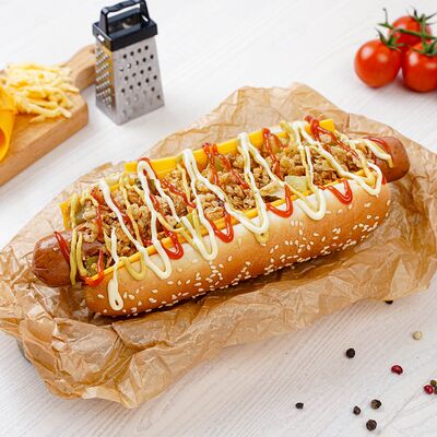 Хот-дог сырный с курицей в boooop (Калиновая) по цене 555 ₽