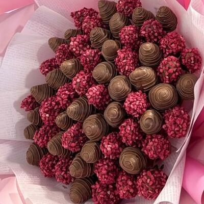 Букет клубники в шоколаде №8 размер Lв Di Panna Confetteria по цене 5390 ₽