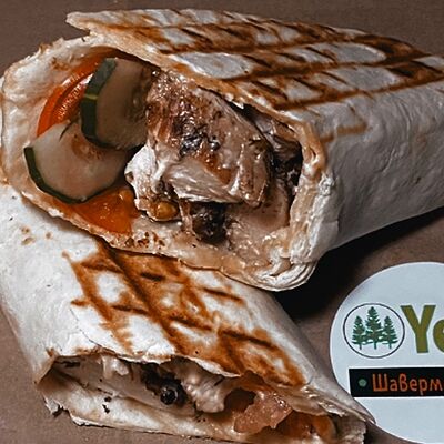 Шаурма с курицей большая в Yelli food по цене 310 ₽