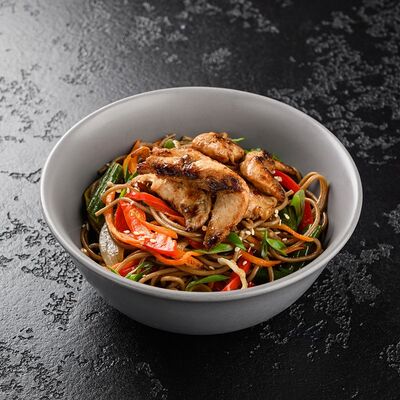 Соба с курицей в Суши Профи по цене 409 ₽