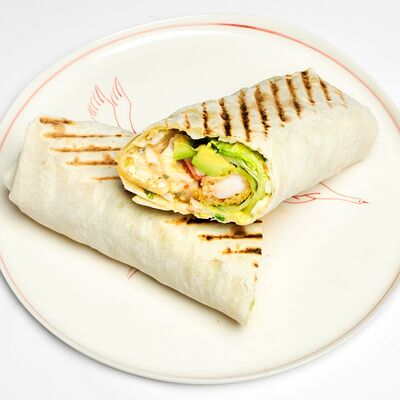 Шаурма с креветками и авокадо в MEZE fastfood & grill restaurant по цене 585 ₽