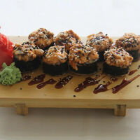 Запеченный ролл Шанхай в Adriano