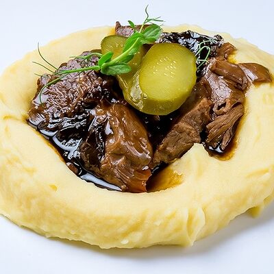 Говяжьи щечки с пюре в Территория вкуса Novelty по цене 1300 ₽