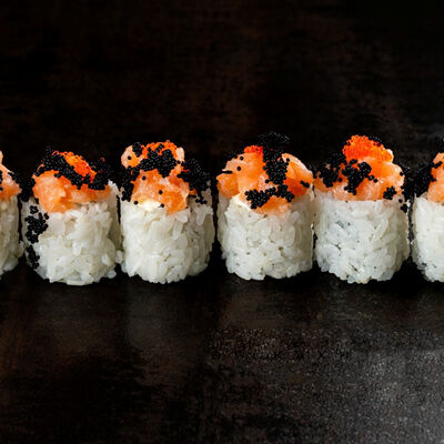 Ролл Калифорния с лососем в Джонга по цене 490 ₽