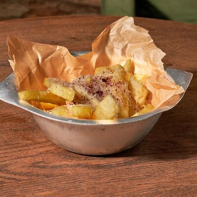 Картофель фри с трюфелем и пармезаном в Rossa presnya по цене 590 ₽