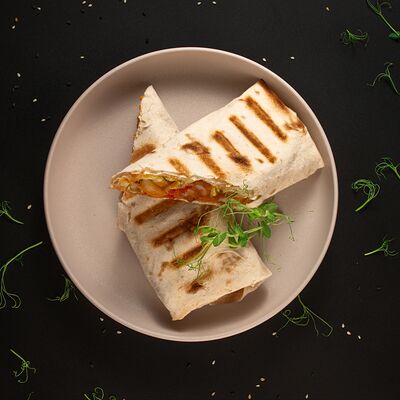 Шаурма с курицей стандартв Oji по цене 410 ₽