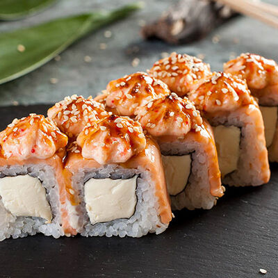 Ролл Филадельфия запеченный в СушиNet по цене 319 ₽