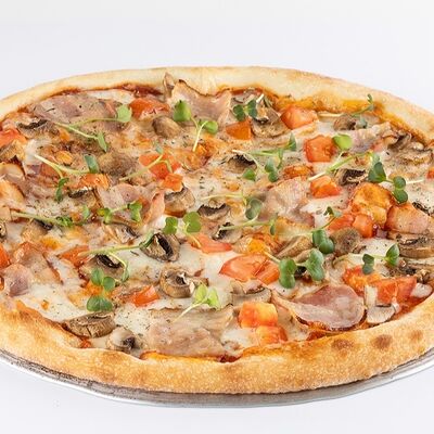 Пицца с беконом и грибами 30 см в Координаты по цене 699 ₽