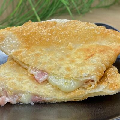 Чебурек Карбонара в Чебурек номер 1 по цене 290 ₽