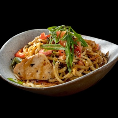 Лапша Wok с курицей в Mario по цене 373 ₽