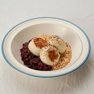 Сырники со взбитой сгущенкой и вишнейв Civil Coffee Bar по цене 640 ₽