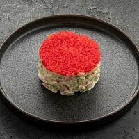 Салат с камчатским крабом и авокадо в Вода & Еда