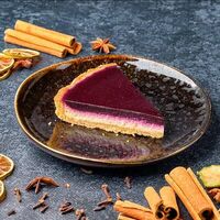Тарт с черной смородиной в Mesto Sushi & Grill