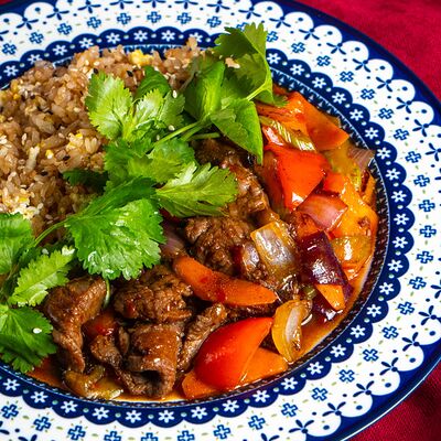 Жареный рис с говядиной в Шари Вари Чайхана по цене 915 ₽