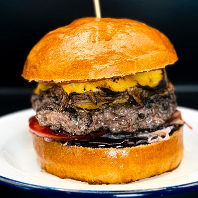 Бургер с рваной говядинойв #ВМЯСО по цене 860 ₽