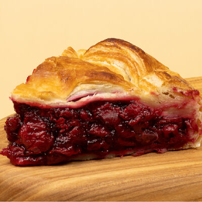 Пирог с вишней в ББ&Бургерс по цене 570 ₽