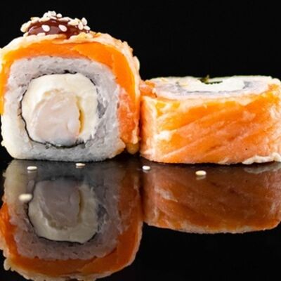 Темпура ролл Филадельфия с креветкой в City Roll по цене 611 ₽