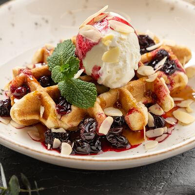 Вафля Пицелли с кленовым сиропом в Сорренто по цене 430 ₽