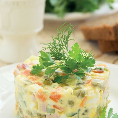 Салат Оливье в Альбатрос по цене 580 ₽