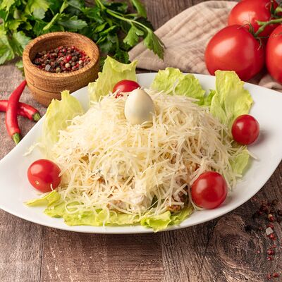 Салат Цезарь классический в Вкус Востока по цене 599 ₽