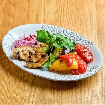 Овощи гриль в Лодочка по цене 300 ₽