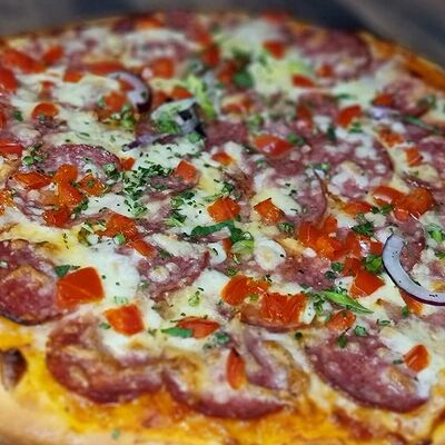 Пицца с Пеперони в Великолепный век по цене 700 ₽